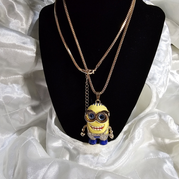 Minion Sweater Necklace - Picture 7 of 17